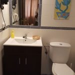 rent-room-cadiz-bath